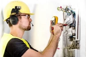 Diagnostic remote industry helmet connected Diagnostic remote industry helmet connected
