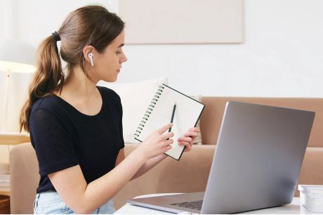 Onboarding à distance : les bénéfices de la visio-assistance