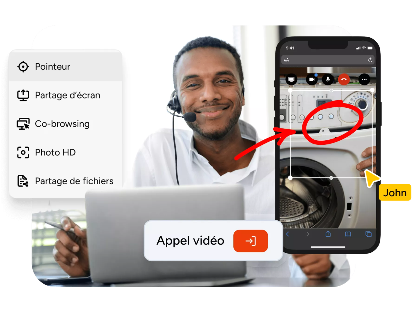 Agent du service client assistant un client via la visio-assistance Apizee